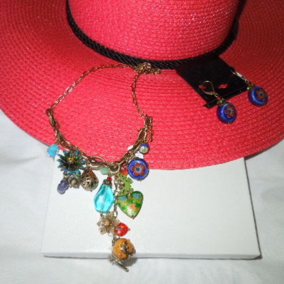 NWT Hand Crafted Statement Necklace & Earring Set - Picture 2 of 9